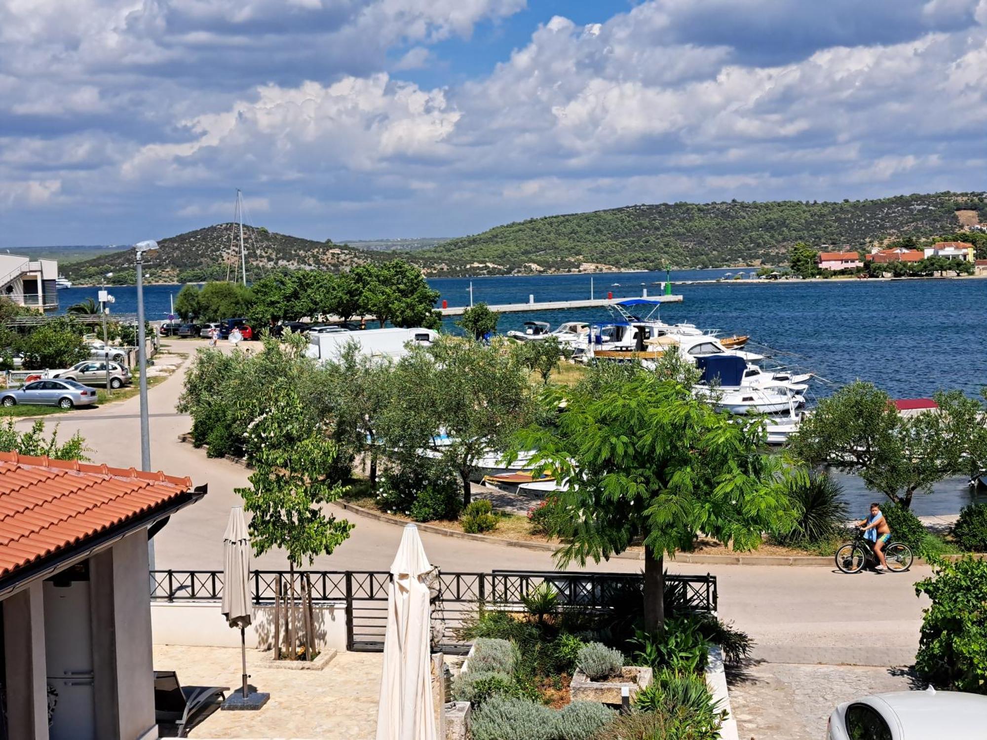 Apartmani Kameno Sidro Bilice Exterior foto