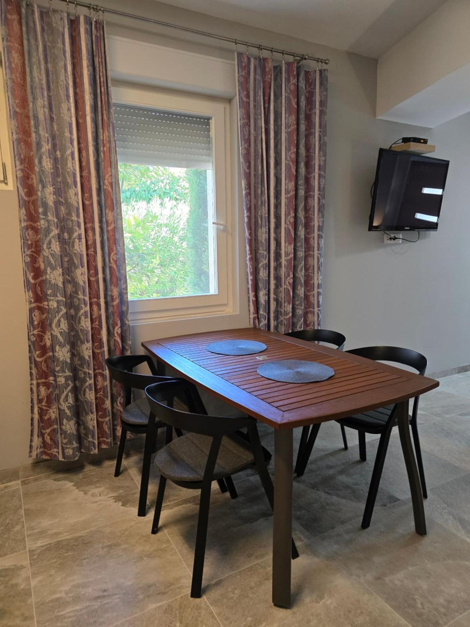 Apartmani Kameno Sidro Bilice Habitación foto